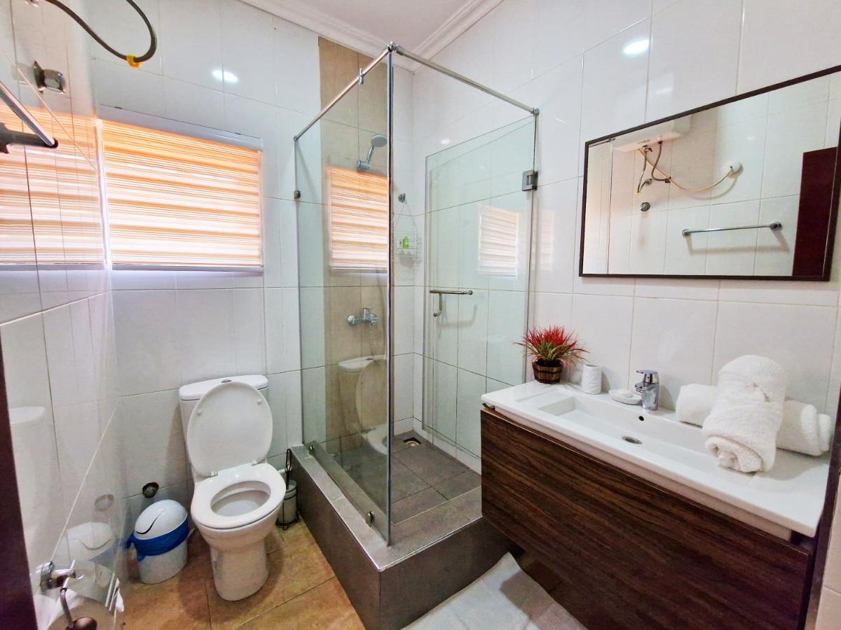 Cactus Creek Hotel Aburi ภายนอก รูปภาพ