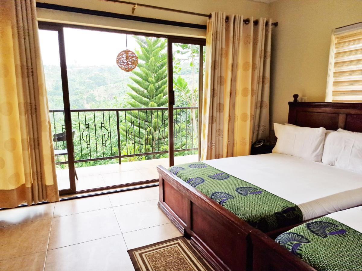 Cactus Creek Hotel Aburi ภายนอก รูปภาพ